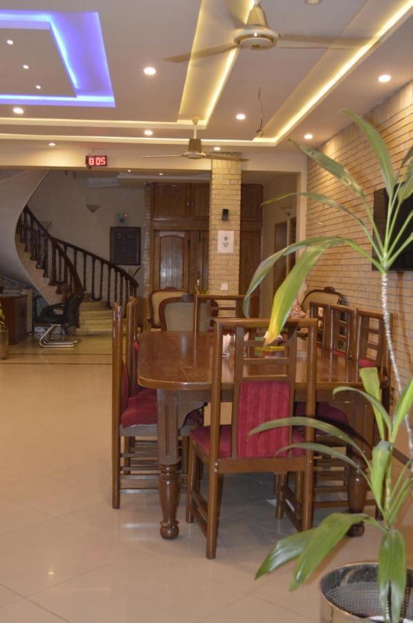 New Shelton Guest House Iszlámábád Kültér fotó