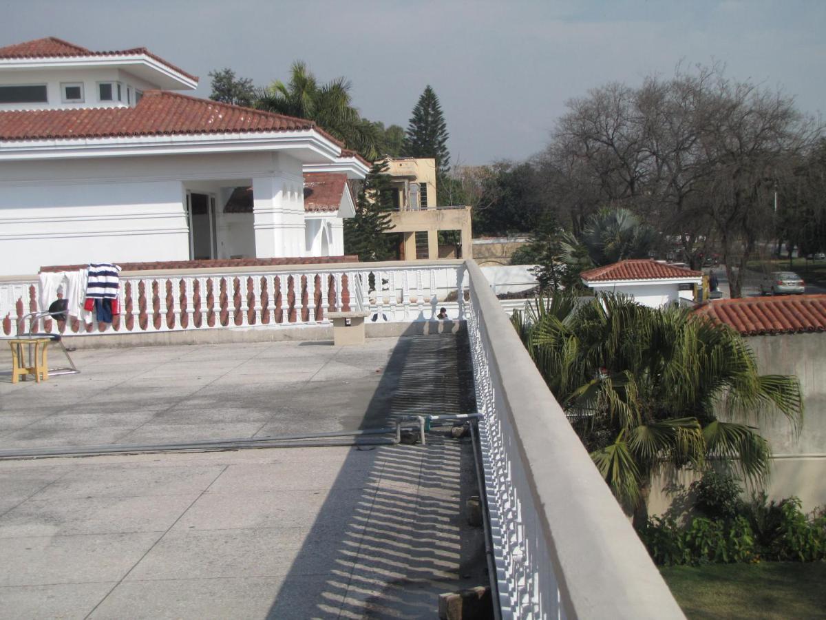 New Shelton Guest House Iszlámábád Kültér fotó